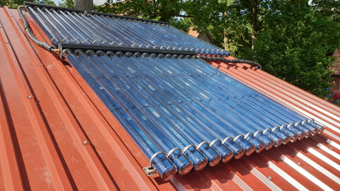 Waermepumpe/Solarthermieanlahe thermische Solaranlage Vakuumkollektor-Anlage Hochtemperatur-Solaranlage